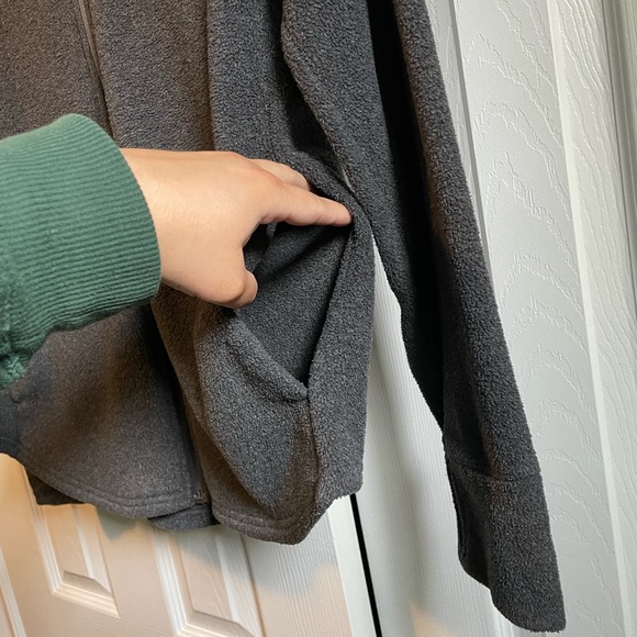 Old Navy active wear zipper fleece sweater. - Picture 4 of 7